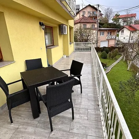 Bloom House Apartman