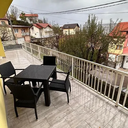 Bloom House Apartman