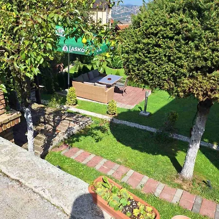 Bloom House Apartman